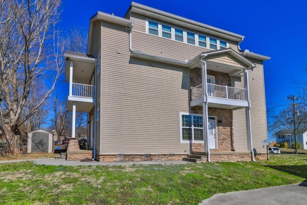 Skinny Big House In Jefferson City Buitenkant foto
